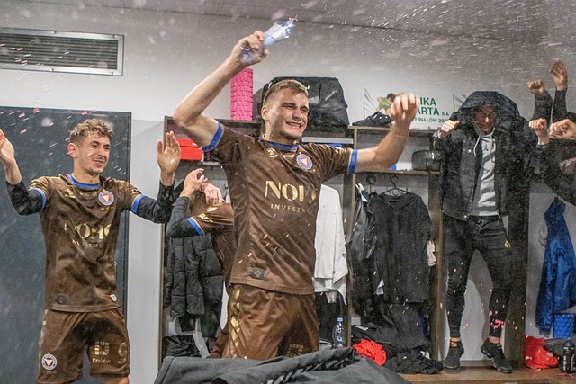 同时球员本 同时球员本